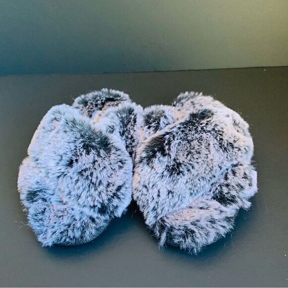 Stars Above Gray Fluffy Slippers - Picture 2 of 3